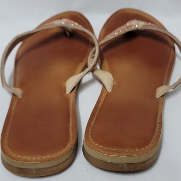 TORRID SQUARE PINK RHINESTONE FAUX LEATHER FLIP FLOP (WW) - Picture 7 of 11